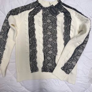 Chic long sleeve knit sweater new with tag no size